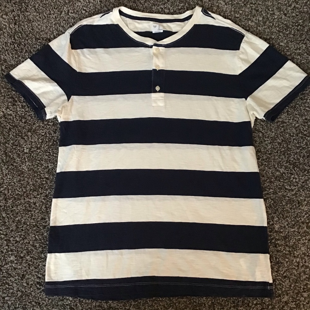 Gap Navy and White T-shirt w/ Buttons (L)
